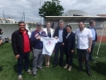 Jacques Cavezzan presentant le Tshirt souvenir des LIONNES