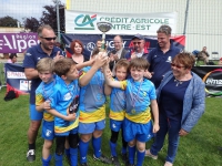 Martine remet le trophée a SFRL1 sur le podium