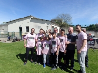L'equipe des Roses remporte unTrophée remis par Gilbert Luc Devinaz L'equipe des Roses remporte unTrophée remis par Gilbert Luc Devinaz